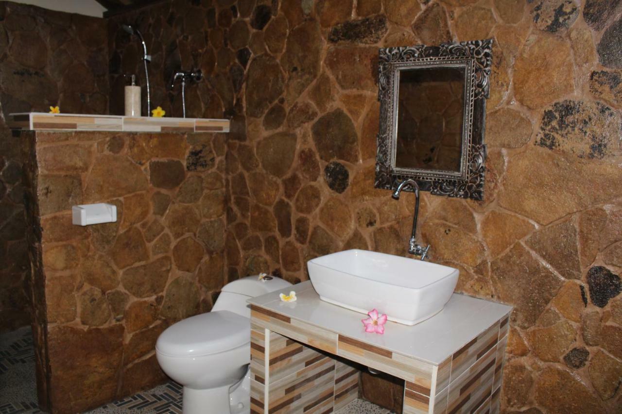 Bamboo Bali Hill Bungalows 아메드 외부 사진