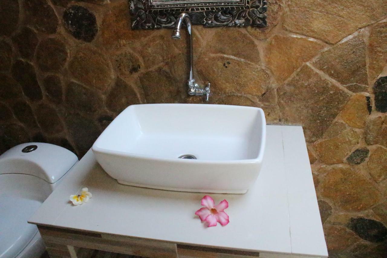 Bamboo Bali Hill Bungalows 아메드 외부 사진