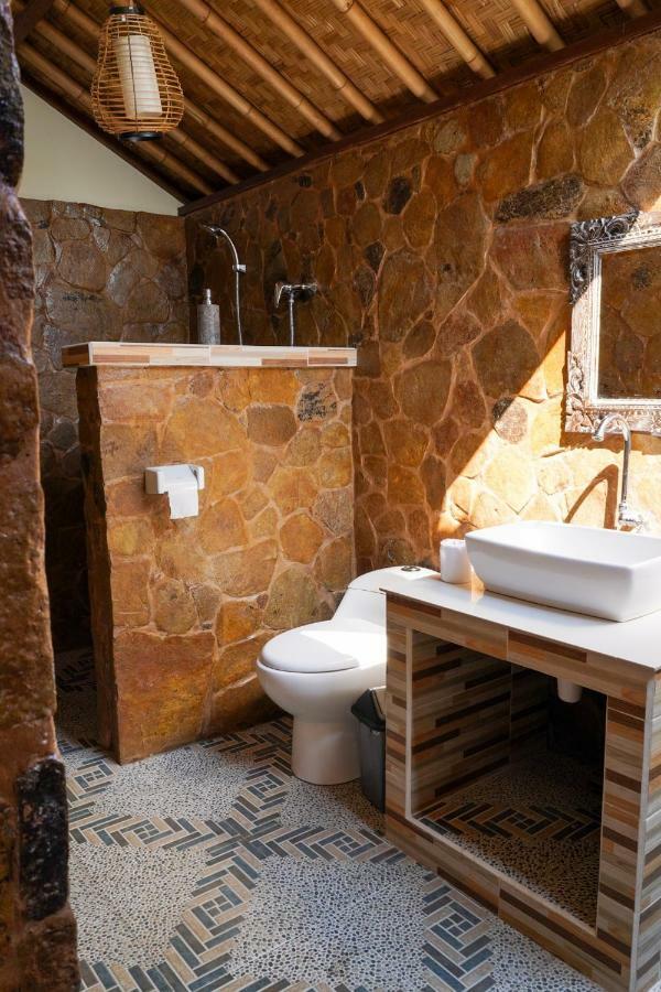 Bamboo Bali Hill Bungalows 아메드 외부 사진