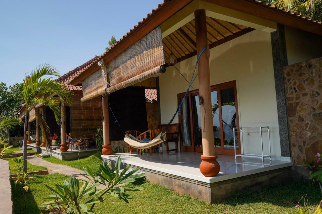 Bamboo Bali Hill Bungalows 아메드 외부 사진